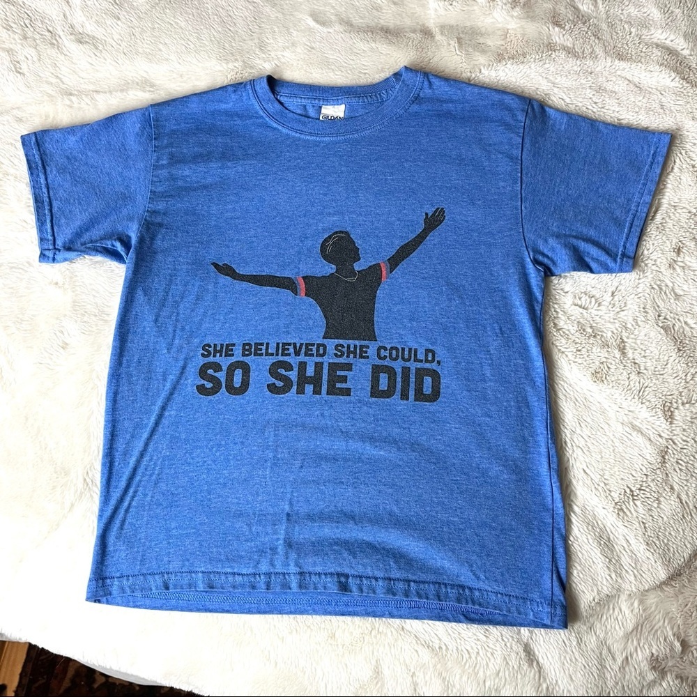 She Believed She Could Graphic Tee Sz Medium Boxy No Kings RS‎ Grey Girl Power